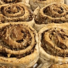 Aninha's Pecan Cinnamon Rolls